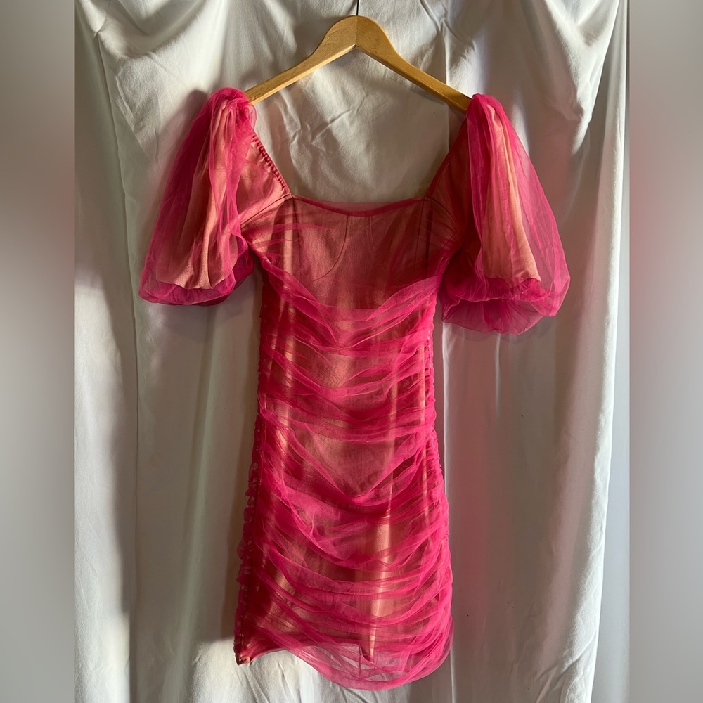 Pink MISGUIDED mini dress!